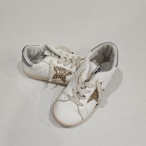 Kids White and Gold Glitter Star Sneakers Size 34